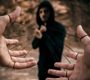 ¿Juegan con tus sentimientos? Aprende a identificar la manipulación