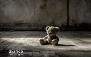 Miedo al abandono: simbolismo de la soledad y la pérdida emocional