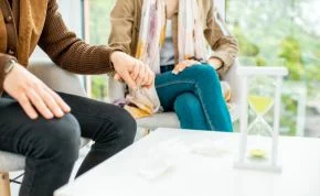 Pareja en sesión de terapia